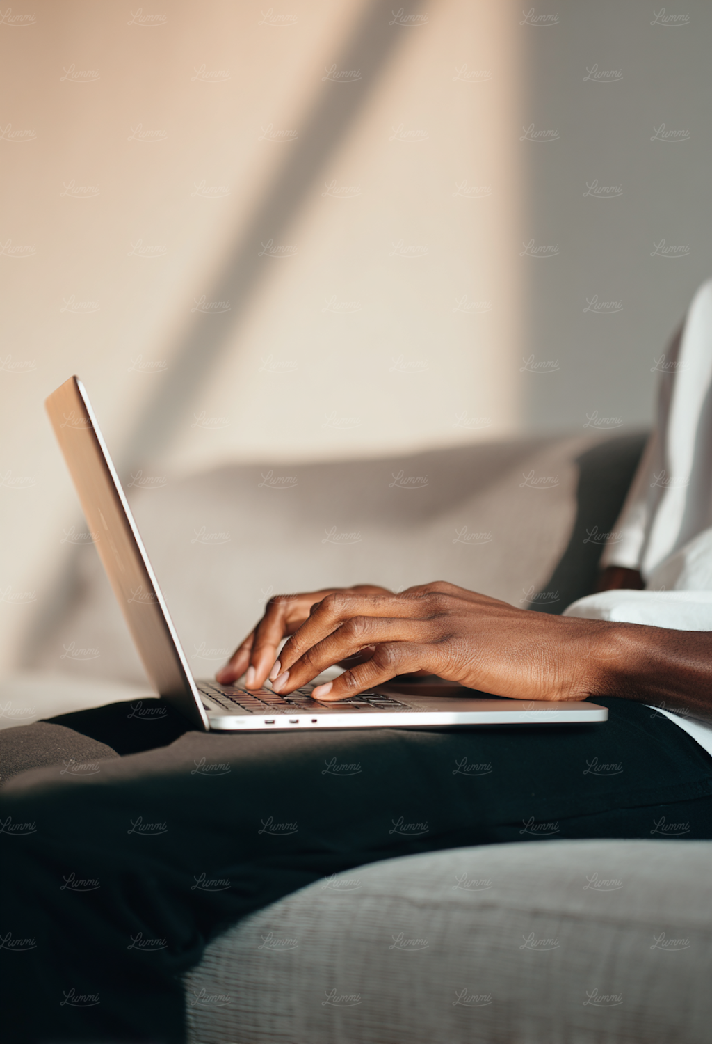The rise of remote and hybrid work models offers greater flexibility for sales professionals in LA.