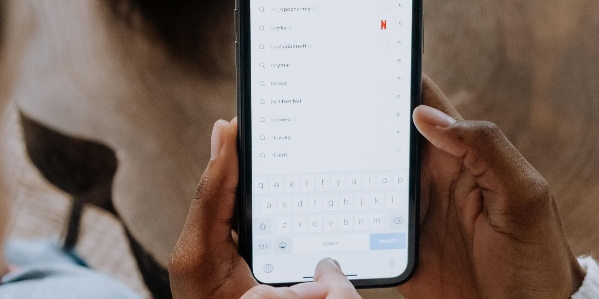 This article reviews the eight best job search apps for sales reps in 2026 and explains how to use each platform to find higher-quality, better-matching roles....